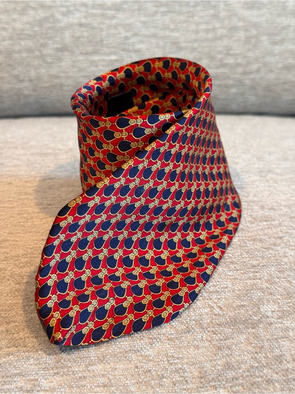 Vintage HERMÈS Paris Silk Twill Equestrian Stirrup Chain Tie Red 1980s